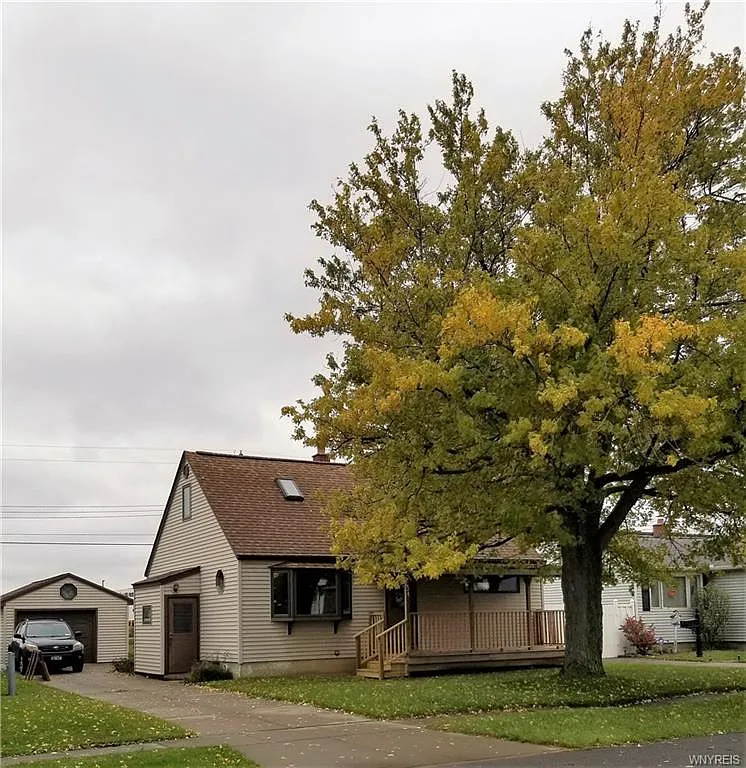 24 Wallace Ave photo 1