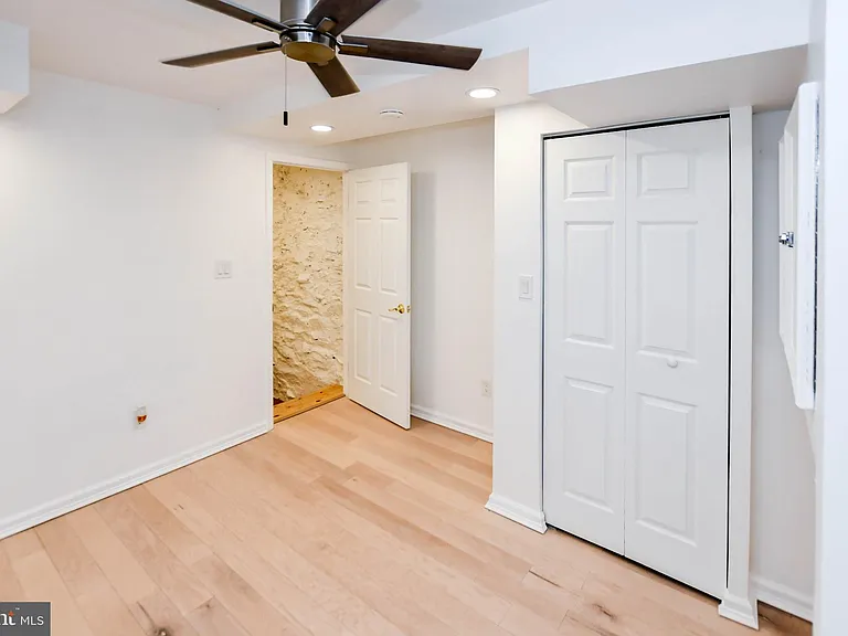 2509 Christian St — Photo 20