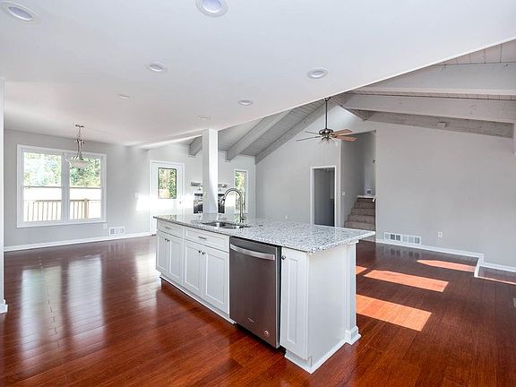 5th image of 1745 Jody Dr NE