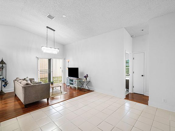 5th image of 14 Ripley Way