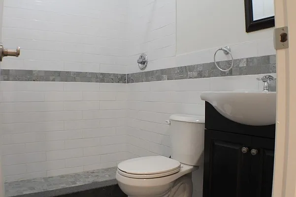 Rented by Compass | media 7