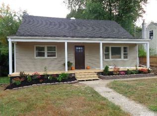 210 Oxhead Rd, Centereach, NY 11720