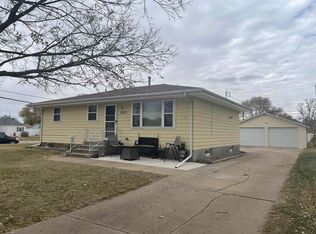 1222 3rd St, Columbus, NE 68601
