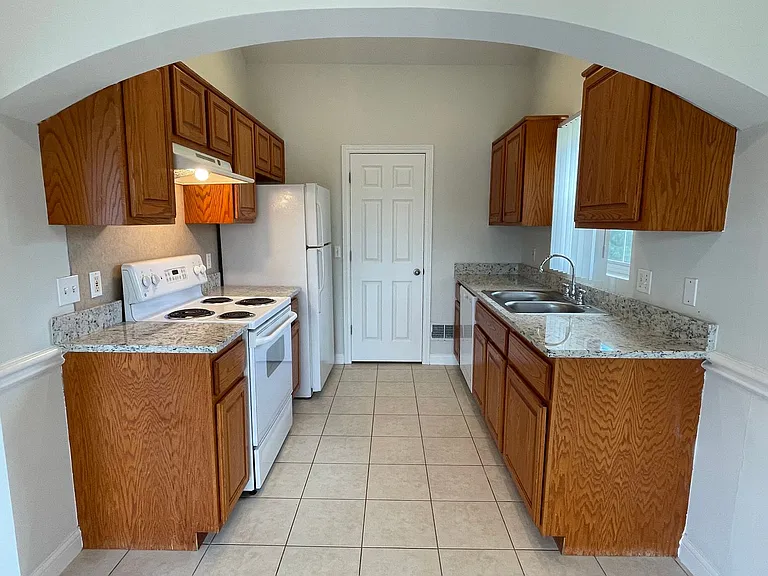 8221 N Annsbury Cir #10 — Photo 9