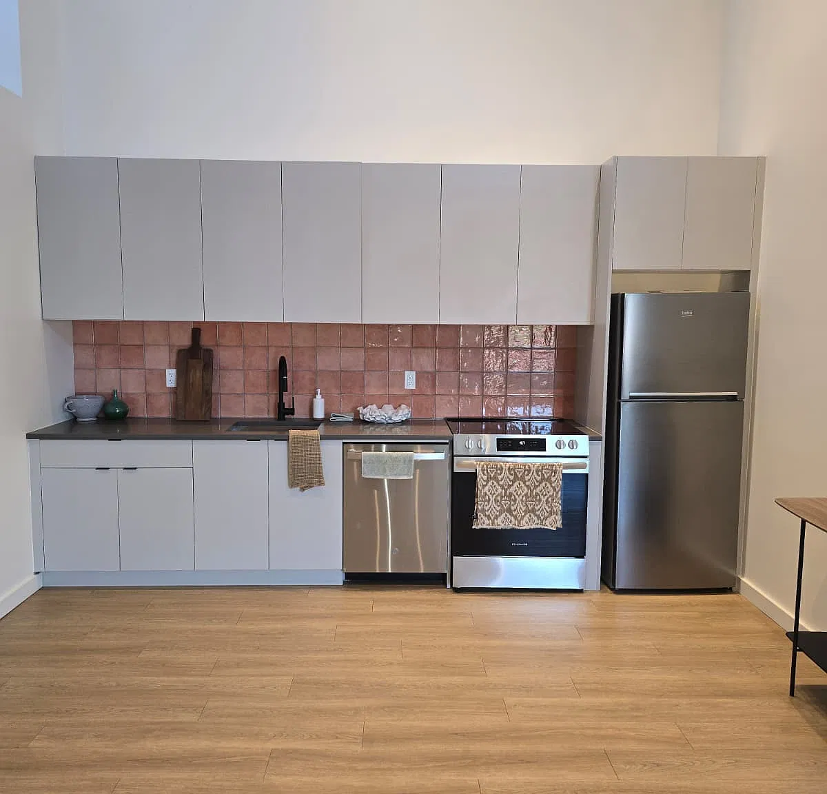 2 bed, $4,900 — Photo 1