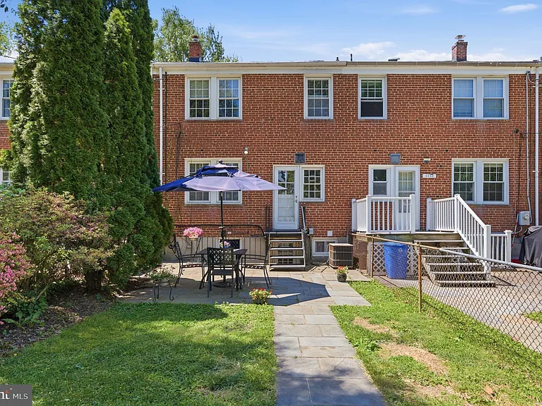 6467 Blenheim Rd — Photo 39
