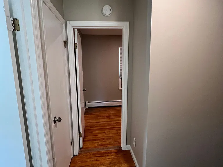 32 E Grand Ave — Photo 22