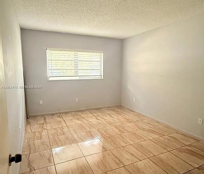 9360 SW 87th Ave #N5 — Photo 4