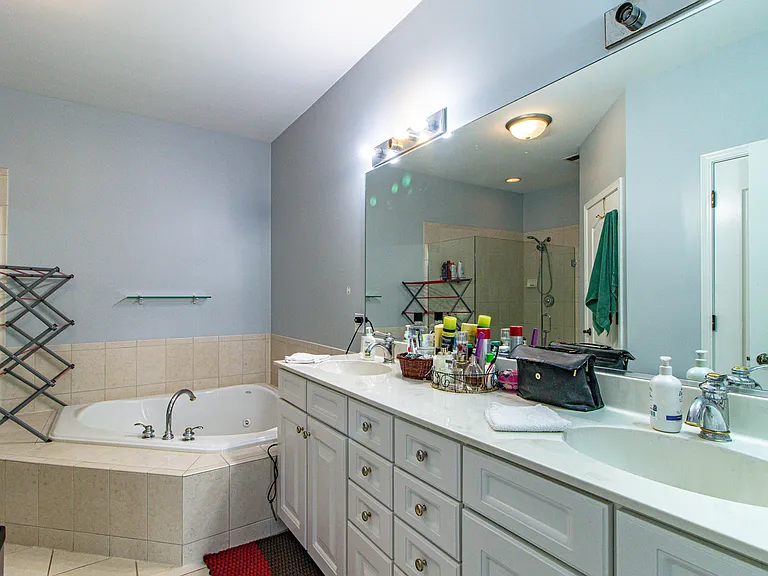 6 Beaconsfield Ct — Photo 11