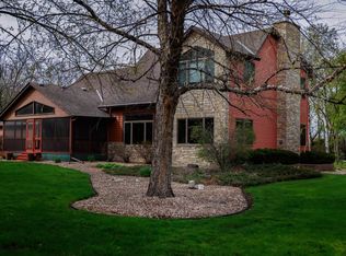 8963 Boiling Springs Ln, Shakopee, MN 55379