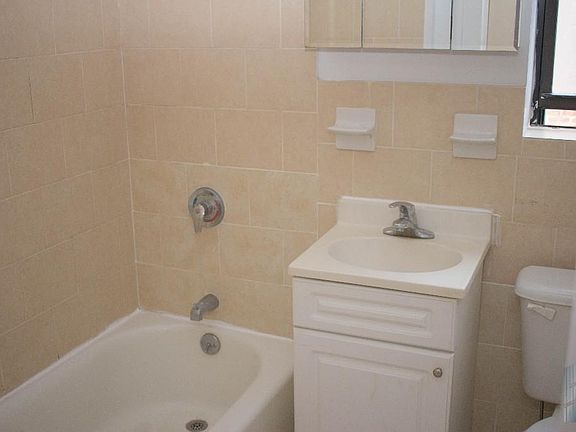 4th image of 55 Cooper St APT 6a