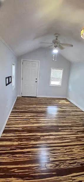 1503 Palmway St — Photo 2