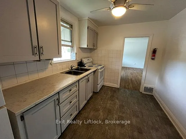 303 Caddy St — Photo 6