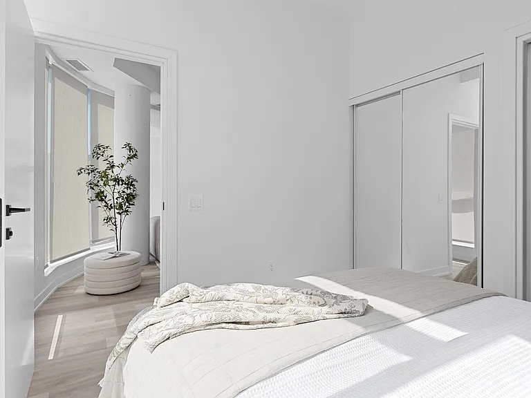 391 Slater St — Photo 10