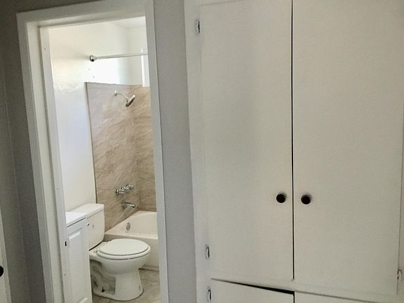 2nd image of 6150 Hazelhurst Pl #12