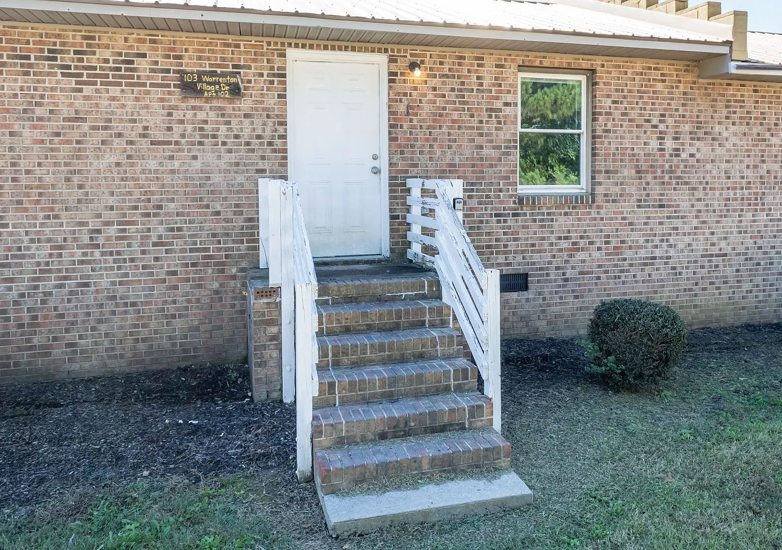 103-102 Warrenton Village Dr — Photo 2