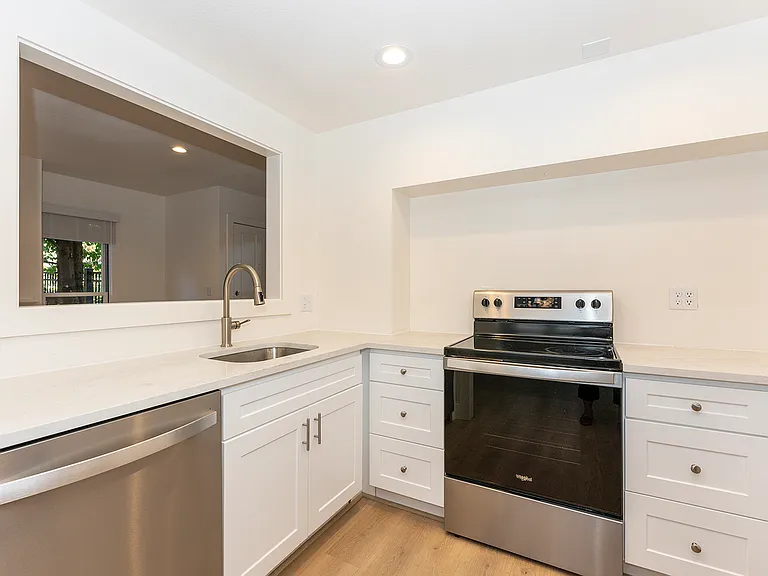 295 Durham St #A — Photo 8