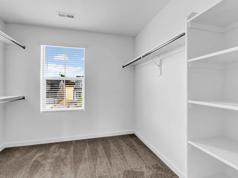 10943 Snowdon St — Photo 6