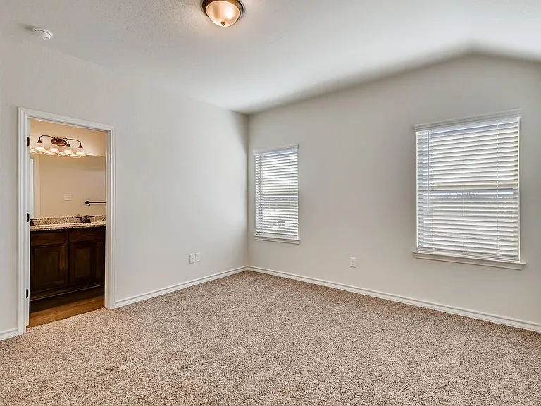 10306 Lynwood Br — Photo 9