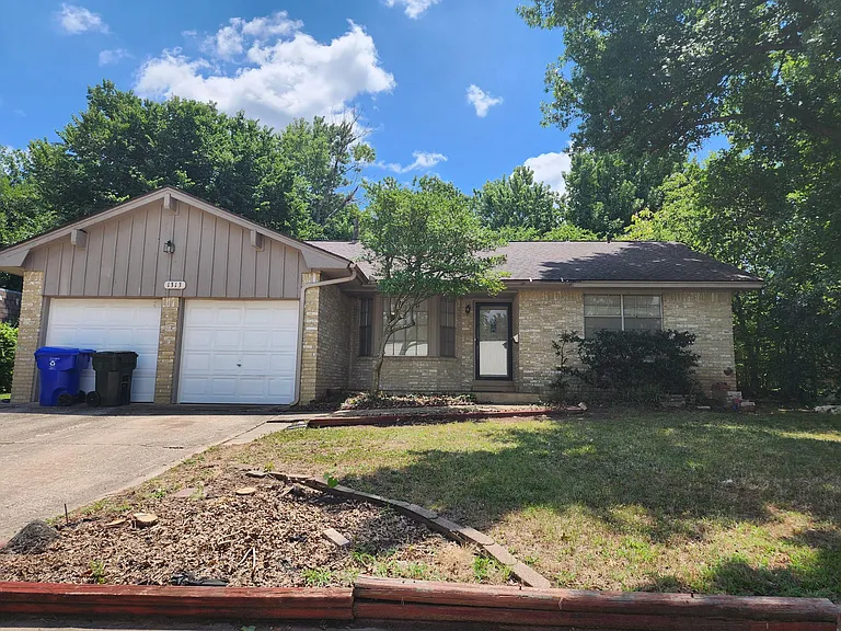 1313 Whippoorwill Dr — Photo 1