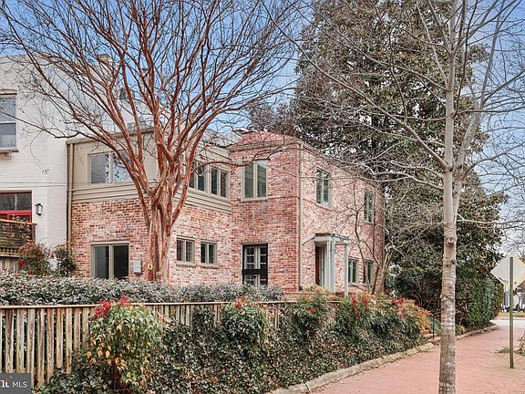 5th image of 416 6th St SE