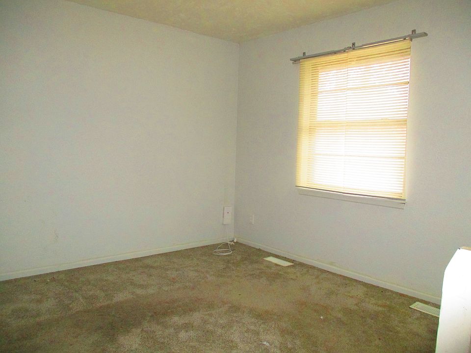 2nd image of 7803 Leavenworth Rd #7803