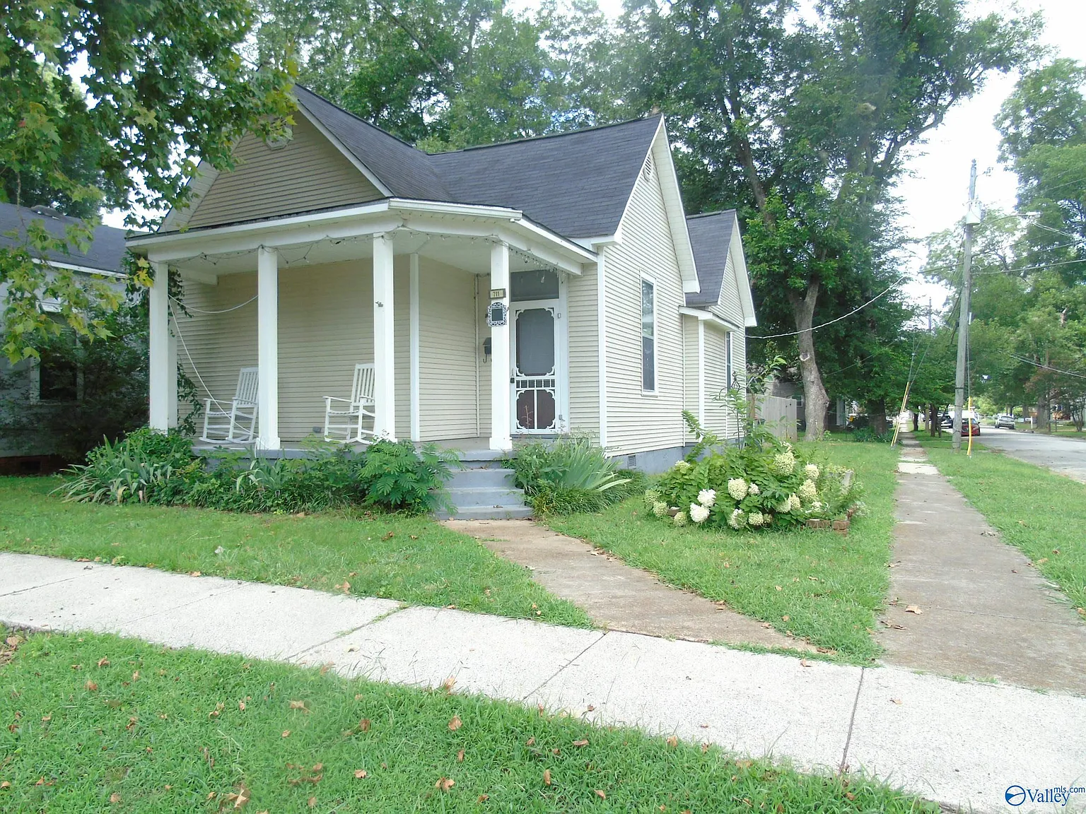 2 bed, 1275 sqft, $1,495 — Photo 2