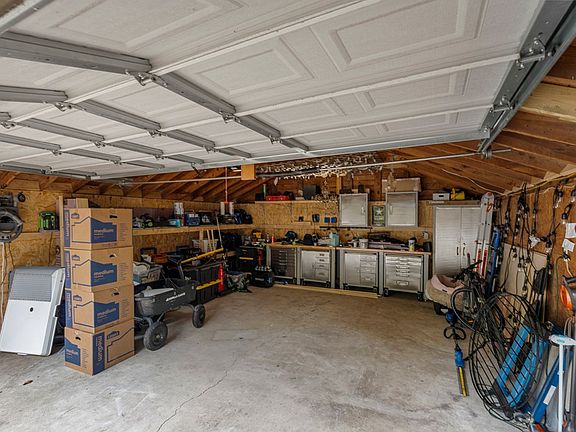 4th image of 1001 Blandford Ave