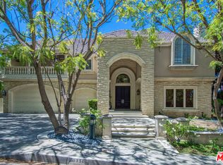 3351 Clerendon Rd, Beverly Hills, CA 90210