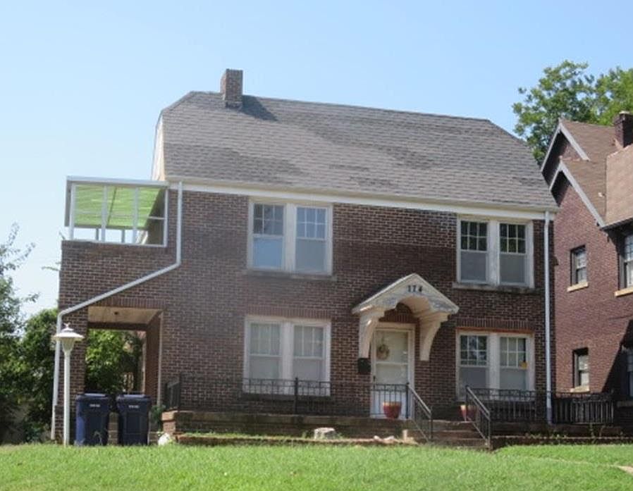 1st image of 724 NE 17th St