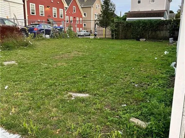 6 Warrington St, Providence, RI 02907