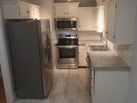 2nd image of 4700 Lawndale Dr Unit E