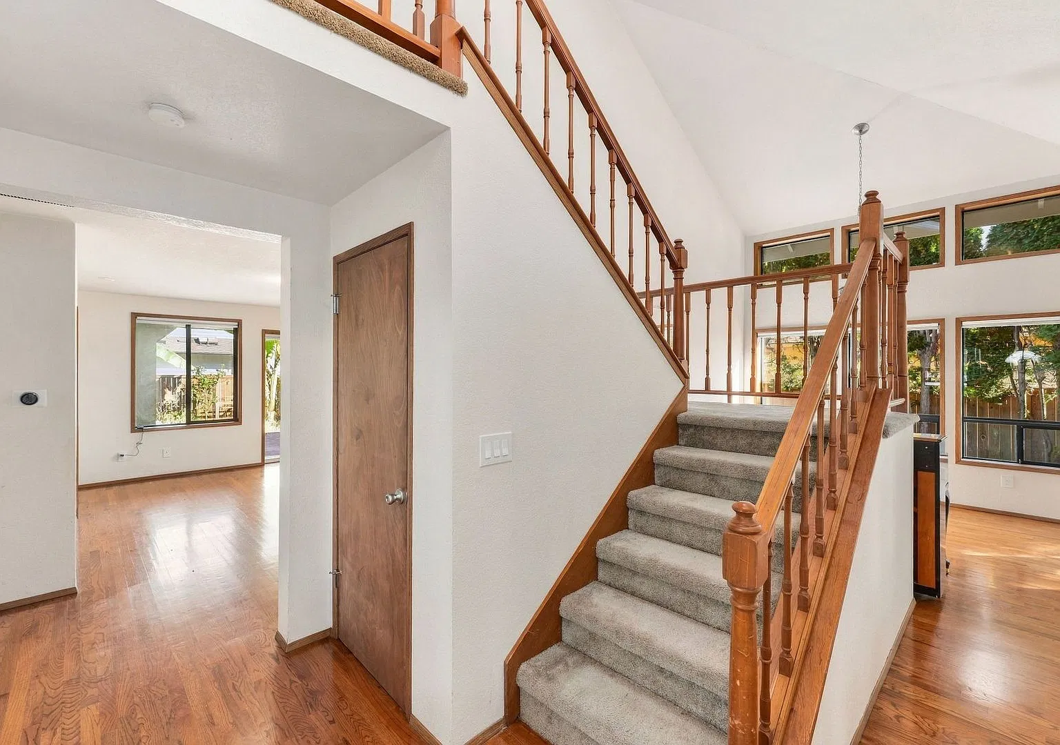 Bright, Well-Maintained 3 Bed, 2.5 Bath Home in South Hill Puyallup — Photo 4