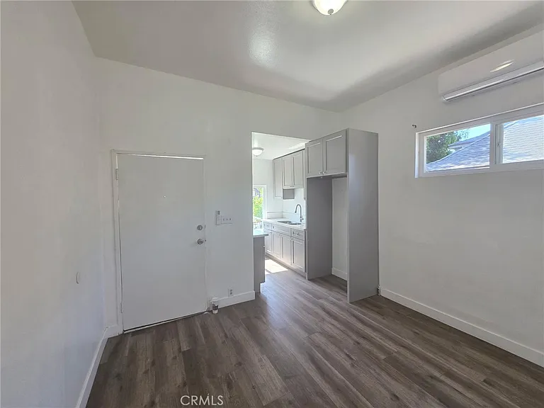 2223 E 2nd St #1 — Photo 13