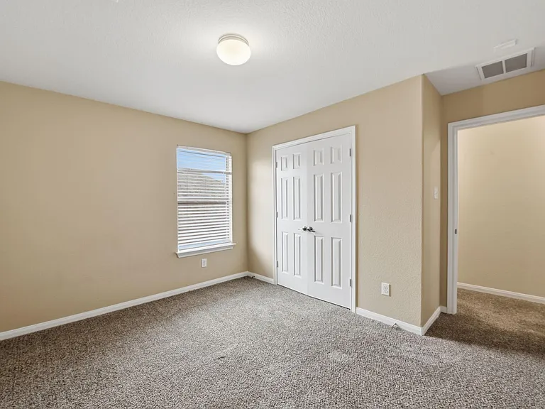1702 Bonnyton Ln — Photo 23
