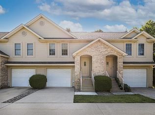 403 Park Creek Ct, Normal, IL 61761