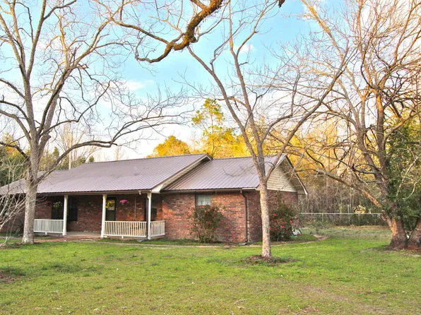 750 W Orange Ave, Defuniak Springs, FL 32435