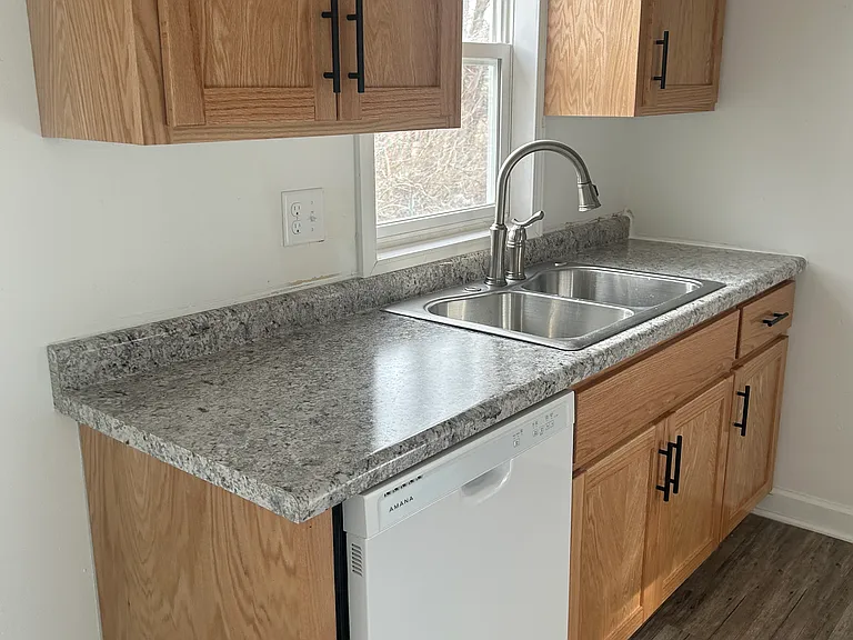2303 Power Dr — Photo 4