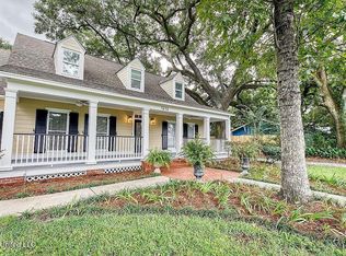 1212 Sunset Dr, Ocean Springs, MS 39564