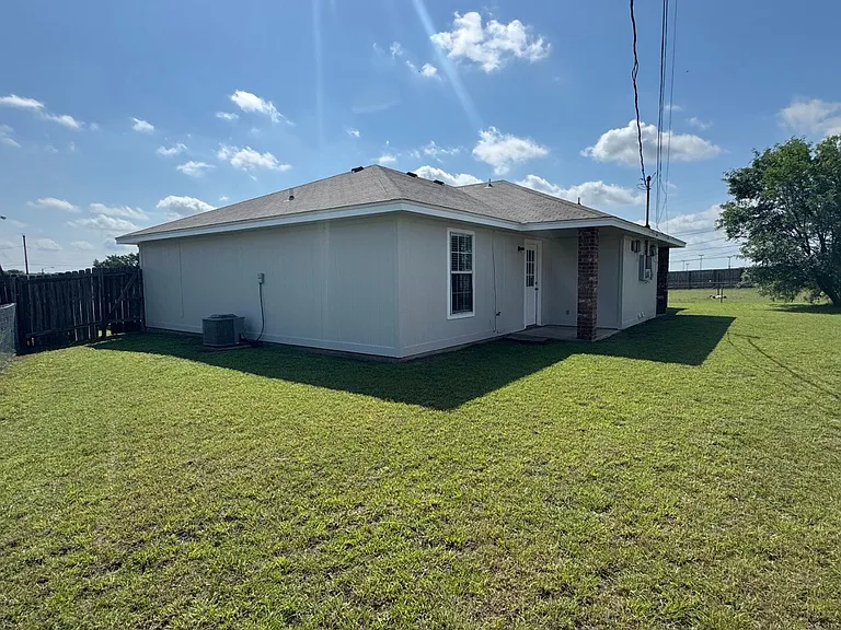 1501 Windward Dr #B — Photo 13