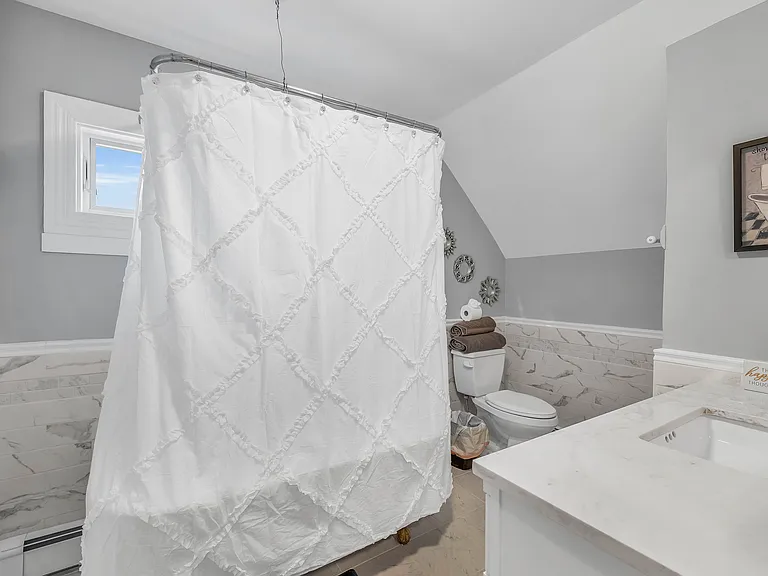 512 Main Ave #2 — Photo 6