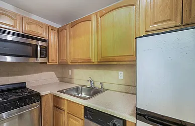 Rented by Bryan L Rozencwaig, LREB