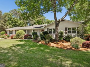 230 Chateau Dr, Fayetteville, GA 30214