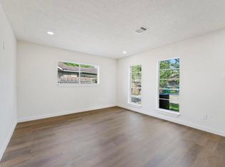 828 Westford St, Houston, TX 77022