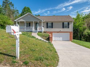 902 Clay Hill Dr, Soddy Daisy, TN 37379
