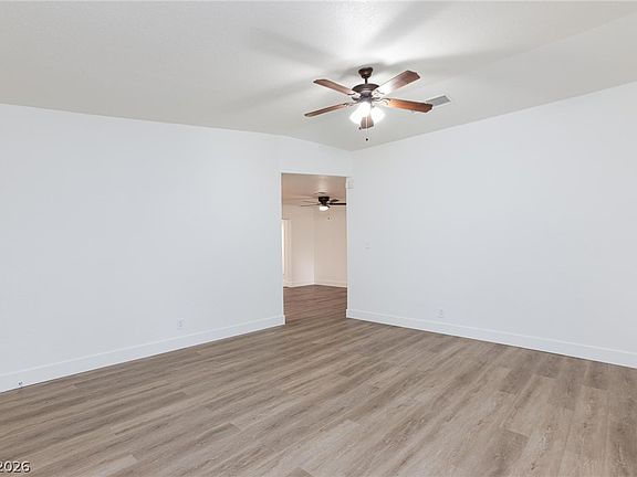3rd image of 3946 Clear View Dr