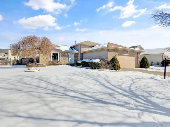 7572 Tanager St, Hobart, IN 46342