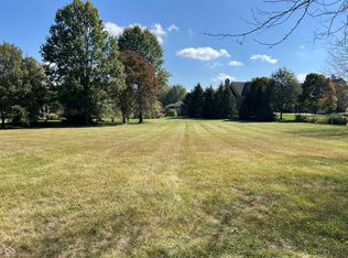 887 Box Turtle Ct, Columbus, IN 47201