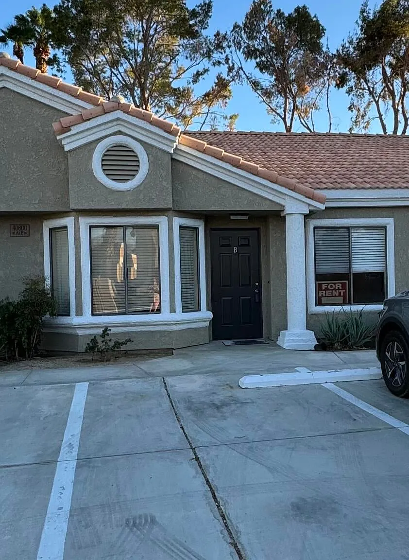 2 bed, 925 sqft, $2,150 — Photo 2