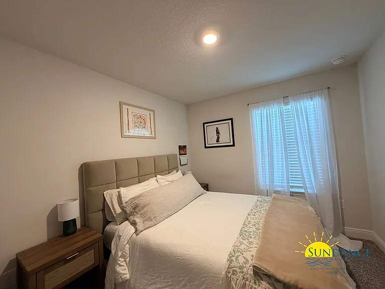 1015 McLaren Cir — Photo 18